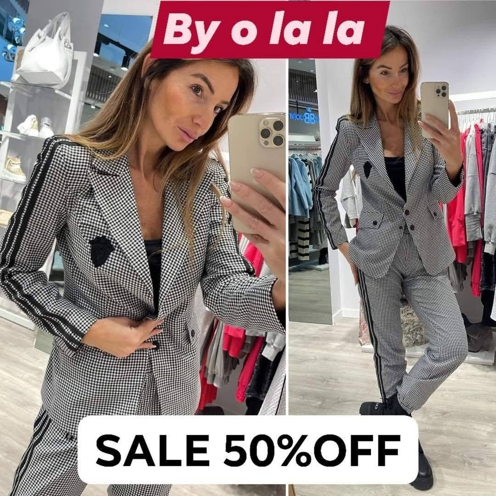 Chic Black and White Houndstooth Pantsuit by